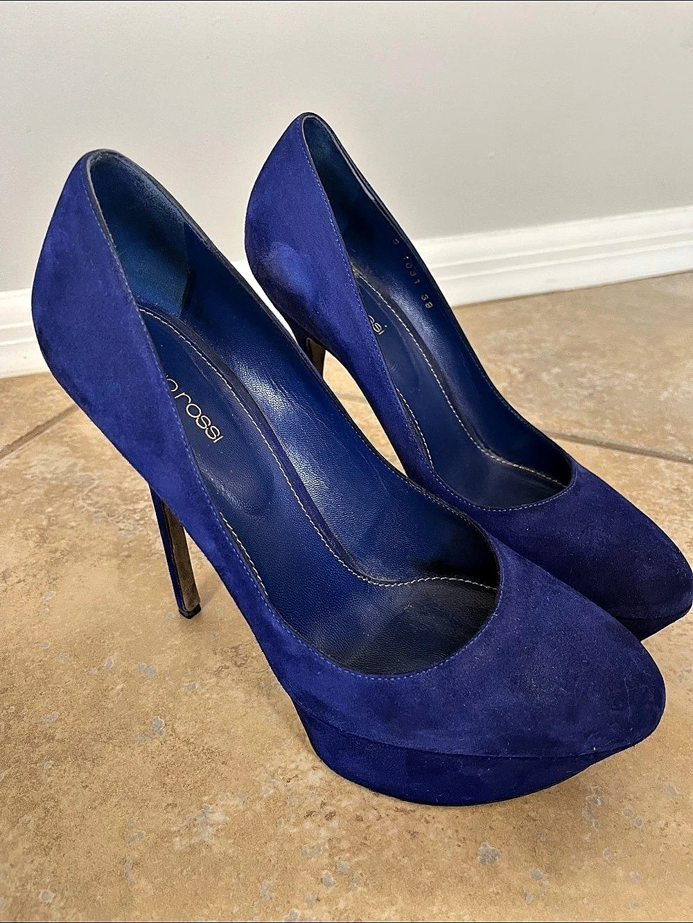 Sergio Rossi Blue Suede Pumps EU 39